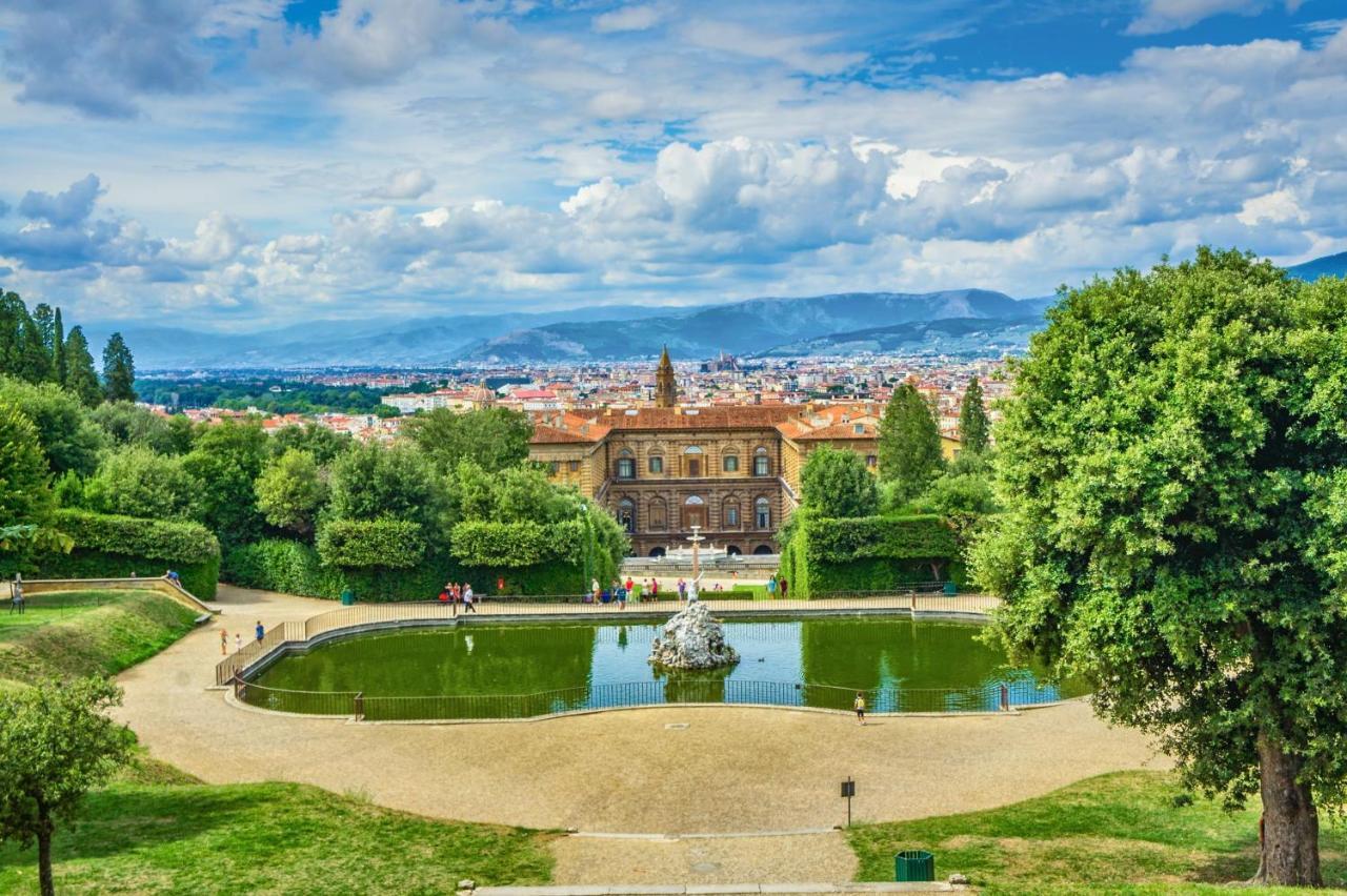 Historic Center Palace - Huge 4 Bedrooms Santa Croce Apartment - By Likehomeفلورنس المظهر الخارجي الصورة