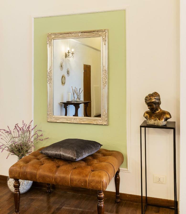 Historic Center Palace - Huge 4 Bedrooms Santa Croce Apartment - By Likehomeفلورنس المظهر الخارجي الصورة