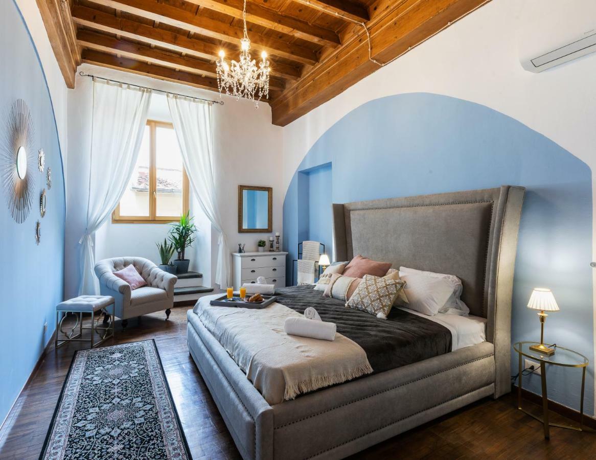 Historic Center Palace - Huge 4 Bedrooms Santa Croce Apartment - By Likehomeفلورنس المظهر الخارجي الصورة